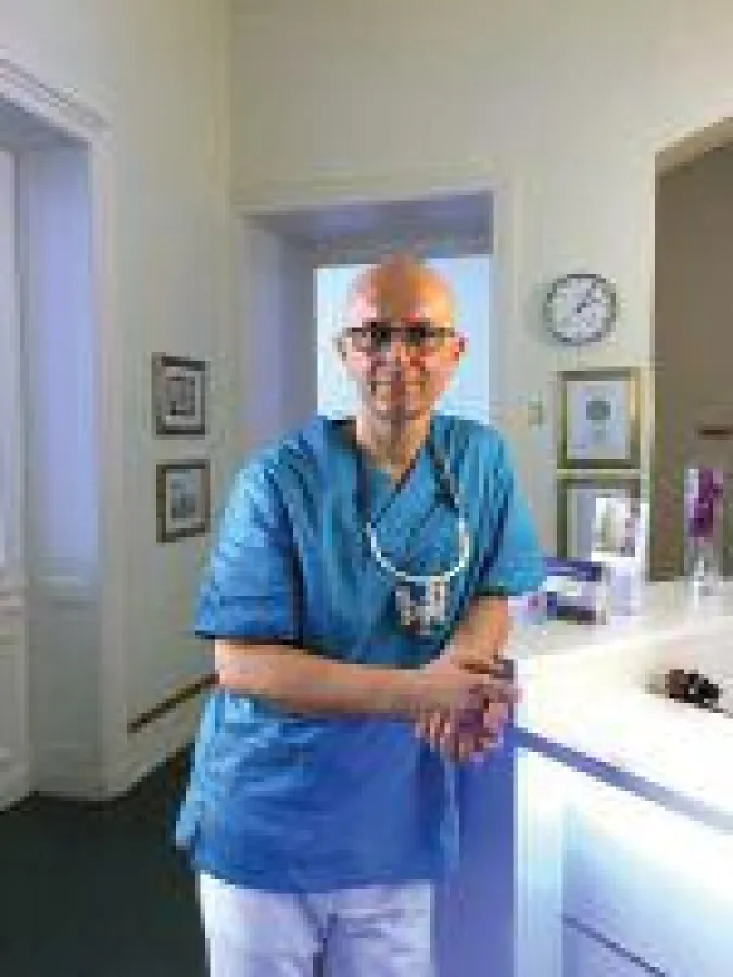 F. Michael Sendler, Zahnarzt, Berlin. www.buelow90.de