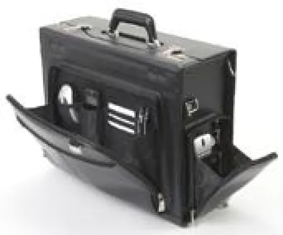 Bild: DICOTA AeroCase: Eleganter Pilotenkoffer für mobile Durchstarter