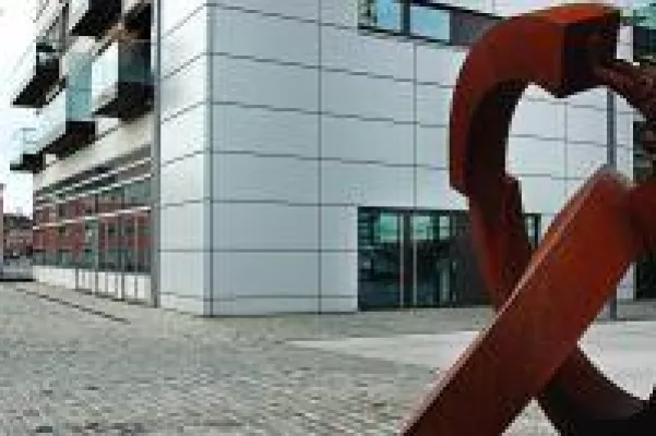 Bild: Revive Interior eröffnet in Zusammenarbeit mit M. Marquardt Raum für Nachhaltigkeit im Kölner Rheinauhafen
