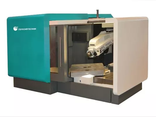 TBT: Tiefbohren inklusive BW220 - Multitalent für die 4-Seiten-Bearbeitung Bild: TBT: Tiefbohren inklusive BW220 - Multitalent für die 4-Seiten-Bearbeitung