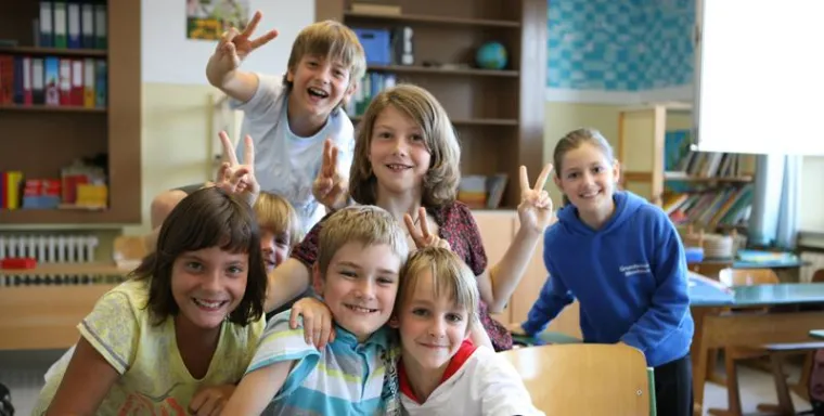 Bild: Rückenprobleme bei Kindern beginnen mit dem Schulalter