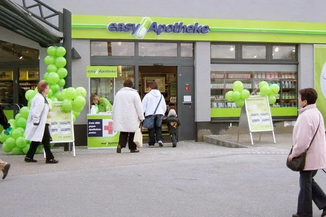 Bild: easyApotheke - Deutschlands erstes Discount-Apotheken System eröffnet im Ratheim-Center