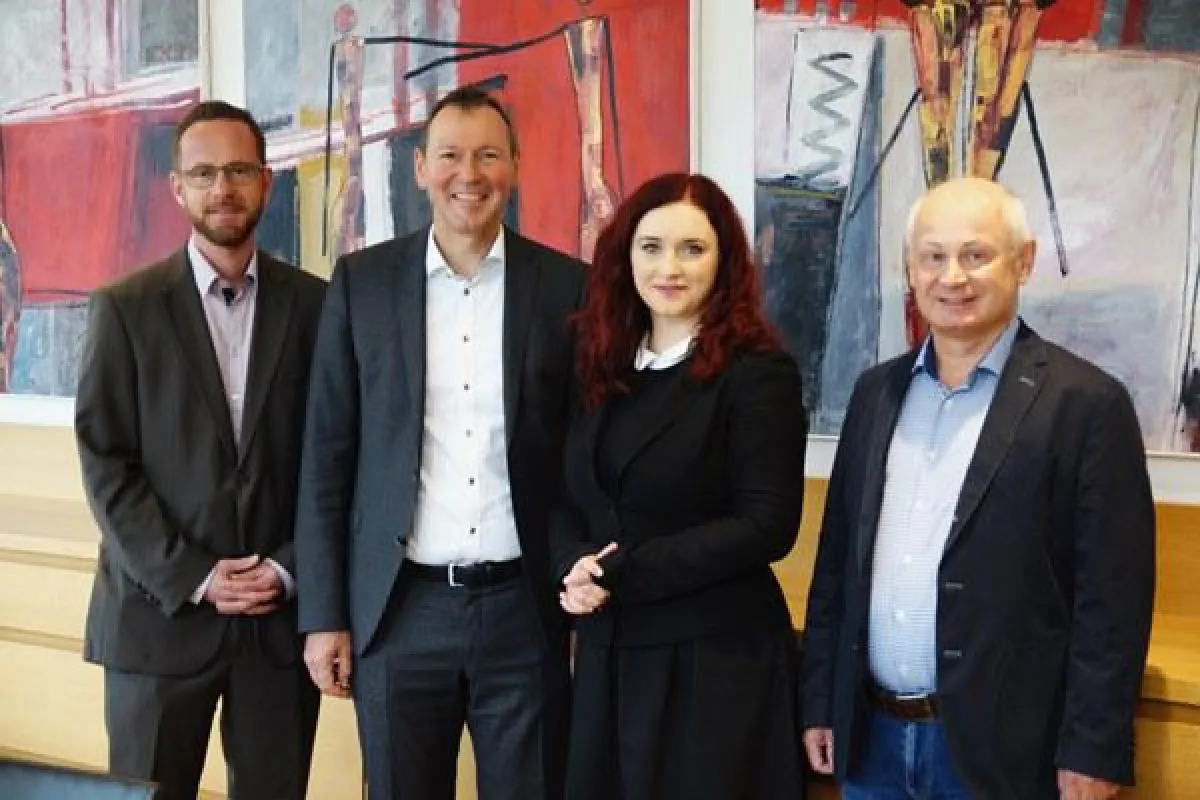 Agnieszka Brugger informierte sich bei den Experten der Stiftung Liebenau.