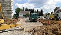 Bild: Beginn der Bauarbeiten für die Erstellung von 17 Häusern in Klein-Zimmern nahe Darmstadt