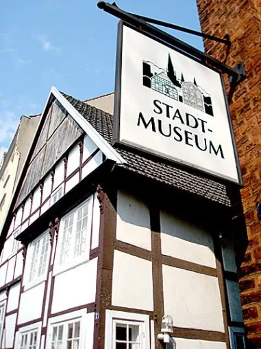 Stadtmuseum Gütersloh in der Wikipedia ganz vorn Bild: Stadtmuseum Gütersloh in der Wikipedia ganz vorn