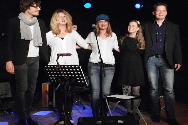 SIR in Concert und das Zimmer 16 tobte Bild: SIR in Concert und das Zimmer 16 tobte