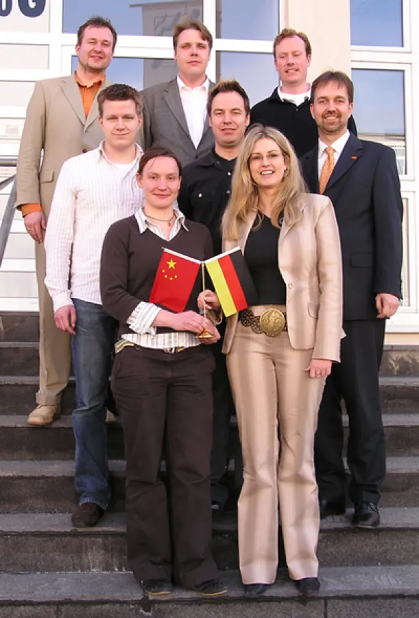 Auf dem Weg nach China (v. l. n. r.): Marco Jehnichen, Thilo Klug, Uto Golze, Niels Berdelmann, Axel Brost, Maren Hintz, Oliver Oehring mit Markus Rempe, China-Projektmanager der FHM. (Es fehlen Agata