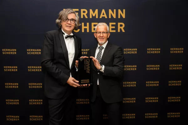 Perspektivwechsel in 4 Minuten – Ehemaliger Feuerwehrmann überrascht beim 12. Internationalen Speaker Slam Bild: Perspektivwechsel in 4 Minuten – Ehemaliger Feuerwehrmann überrascht beim 12. Internationalen Speaker Slam