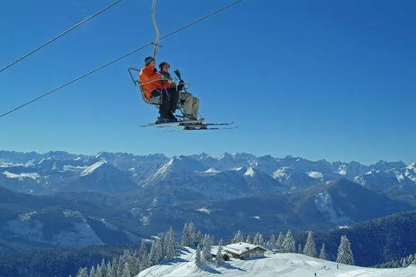 Bild: Mit Ski-Profis die Angst überwinden: Neues Konzept für Wiedereinsteiger