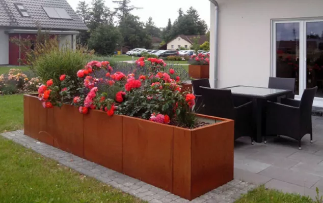 Moderne Gartengestaltung mit Hochbeeten Bild: Moderne Gartengestaltung mit Hochbeeten