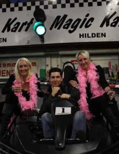 „Tussi on Kart“ – Kartrennen und Megaparty mit Schlagerstar Andy Andress am 23.04. bei Magic Kart Hilden Bild: „Tussi on Kart“ – Kartrennen und Megaparty mit Schlagerstar Andy Andress am 23.04. bei Magic Kart Hilden