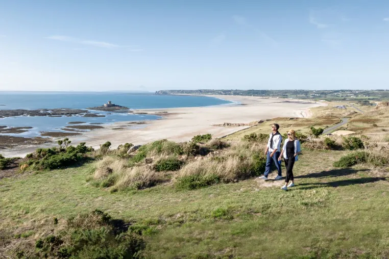 Bild: Jersey Tidal Trail bietet spektakuläre Aussichten - Neuer 77 km langer Küstenwanderweg rund um die Kanalinsel