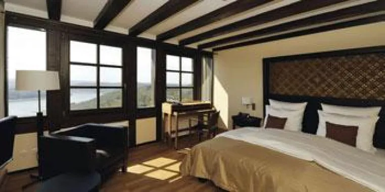 DER VARTA-FÜHRER - Hotel der Woche: Schloss Waldeck Bild: DER VARTA-FÜHRER - Hotel der Woche: Schloss Waldeck