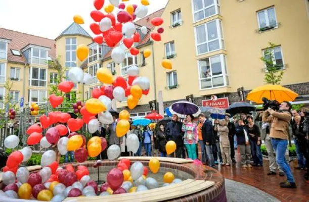 Bild: Schmaus-Brunnen sprudelt in Cuxhaven - Städtebauliches Engagement von Schmaus Restaurant und NordseePflege