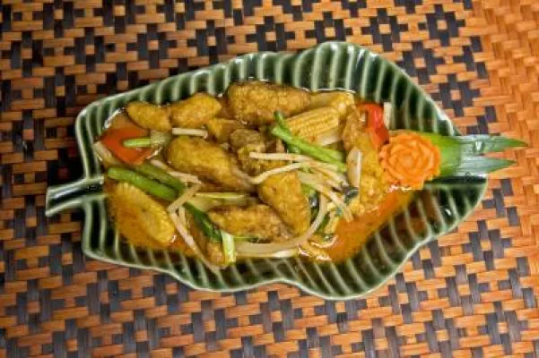 Knusperfisch und Klebreisbällchen - Balinesisches Restaurant in Berlin Bild: Knusperfisch und Klebreisbällchen - Balinesisches Restaurant in Berlin