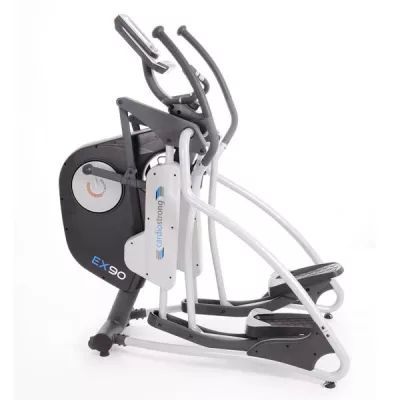 Bild: Der cardiostrong EX90 – die Crosstrainer-Innovation der Herbst/Winter-Saison
