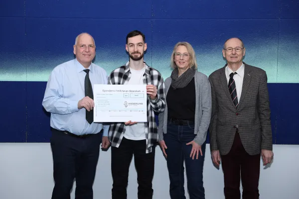 Bremerhavener Logistikstudent erhält Stipendium der Kieserling-Stiftung Bild: Bremerhavener Logistikstudent erhält Stipendium der Kieserling-Stiftung
