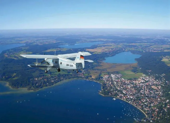 Bild: Nostalgie-Doppeldecker wird 50