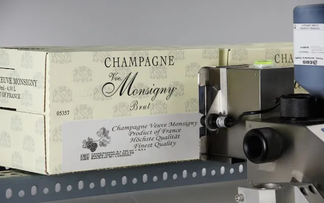 Bild: EBS 2500 STATT ETIKETTEN: DER INK JET-DRUCKER FÜR UMVERPACKUNGEN