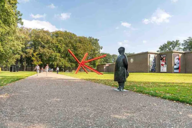 Achtzig Meisterwerke aus vierzig niederländischen Museen zusammen im Kröller-Müller Museum zu sehen Bild: Achtzig Meisterwerke aus vierzig niederländischen Museen zusammen im Kröller-Müller Museum zu sehen