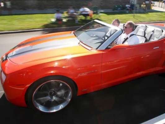 Bild: Cabrio-Fahren schädigt das Gehör