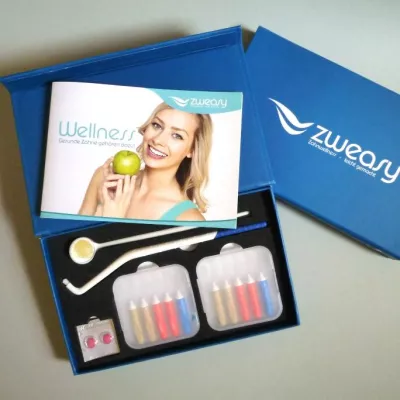 Bild: Gefährliche Bakterien mit Deutschlands erstem Selbstlernset leicht von den Zähnen entfernen