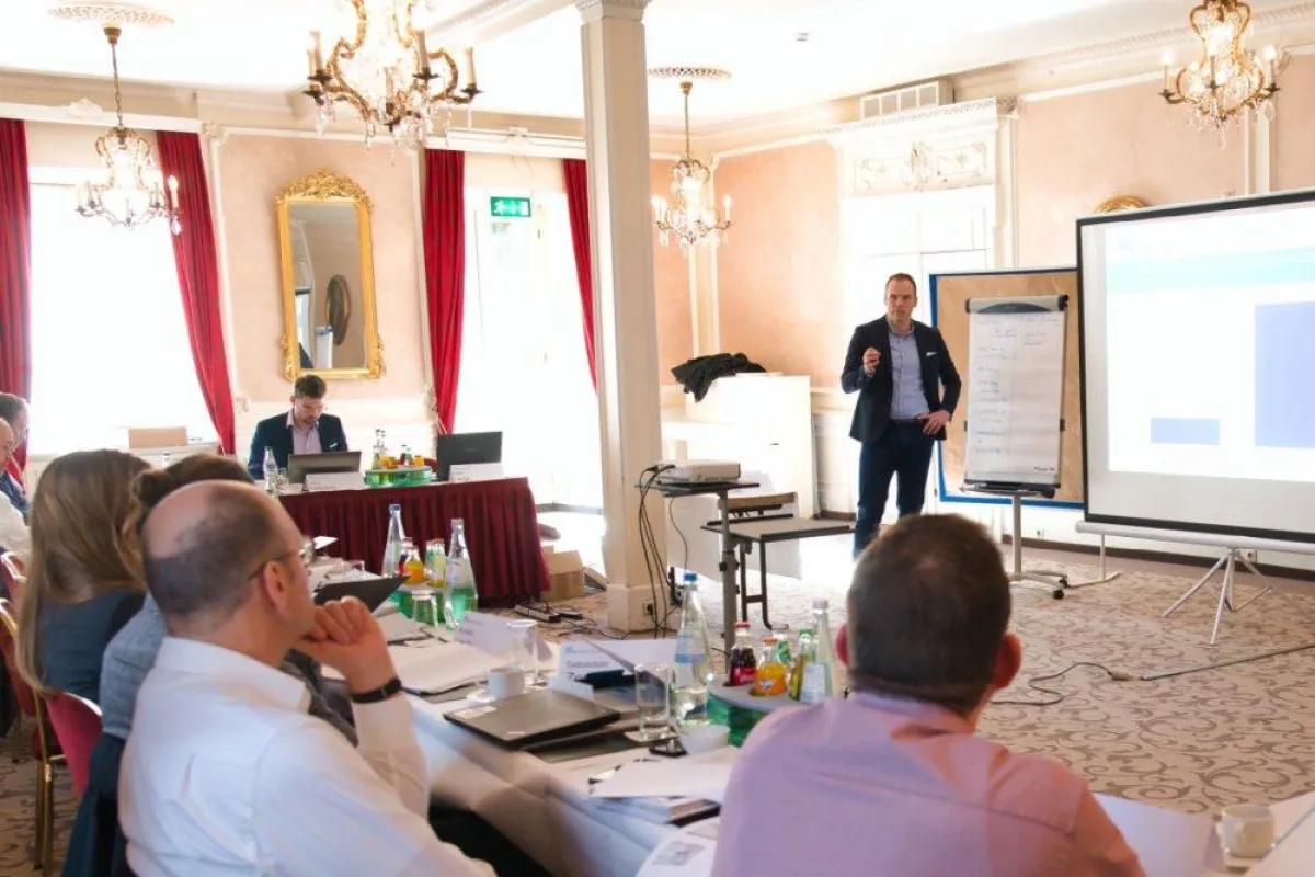 Dr. Martin Juhrisch, Symate GmbH, beim KI-Spezialtag des VDI in Baden-Baden