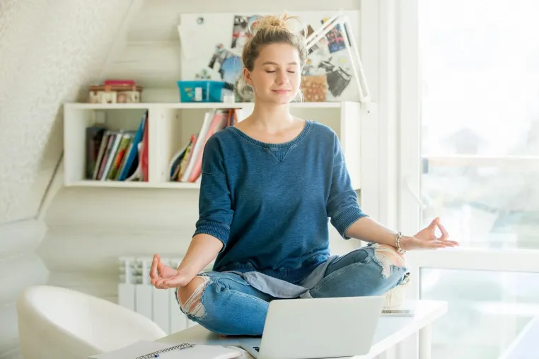 Bild: Motivation im Homeoffice: Die besten Ayurveda-Tipps für mehr Konzentration