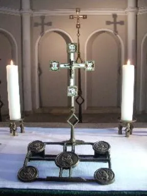 Bild: Ökumenischer Advents-Abendmahlsgottesdienst am Abend in der Zwölf-Apostel-Kirche Berlin-Schöneberg