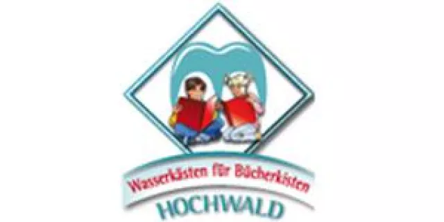 Bild: Prominenter Botschafter der Lese-Initiative „Wasserkästen für Bücherkisten“