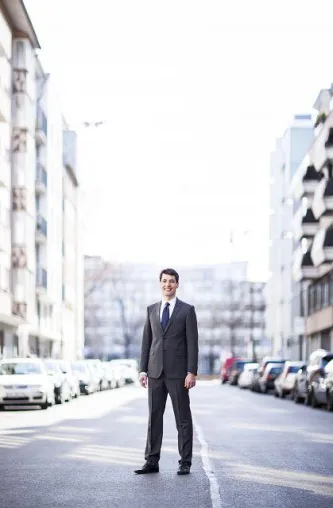 Bild: Hommage an den Anzug / International Suit Up Day