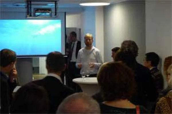 Offizielle Eröffnungsfeier der neuen radiologischen Praxis 'Düsseldorf Mitte' mit Fachvorträgen Bild: Offizielle Eröffnungsfeier der neuen radiologischen Praxis 'Düsseldorf Mitte' mit Fachvorträgen