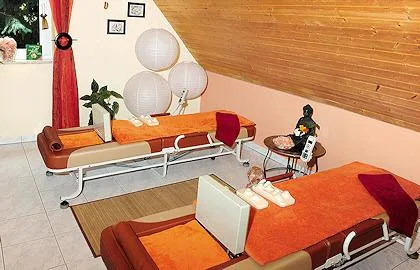 Bild: Jade-Thermal-Massagen in Dresden - Wellness und Erholung für den Rücken