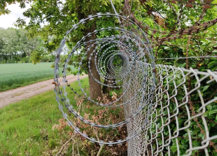 Verletzt das Tierversuchslabor LPT die Tierrechte auch außerhalb des Betriebsgeländes? Bild: Verletzt das Tierversuchslabor LPT die Tierrechte auch außerhalb des Betriebsgeländes?
