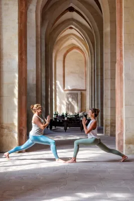 Bild: Yoga im Kloster – Zeit für Dich