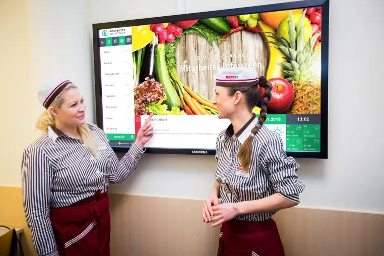 Bild: Peakmedia und SPAR revolutionieren herkömmliche Mitarbeiterinformationssysteme