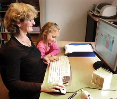 Bild: Fernakademie für Erwachsenenbildung setzt Weiterbildungsinitiative für Wiedereinsteigerinnen fort: Jetzt startet der neue Fernlehrgang „Zurück in den Beruf – Zertifizierte Kompetenz für den berufliche