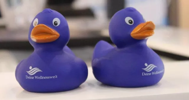 Bild: Desinfektion des Badewassers in Whirpool oder Swimspa mittels Salz statt Chlorzugabe