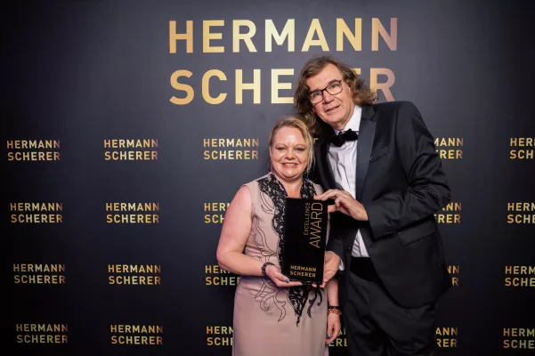 Bild: Niedernhausen feiert Yvonne Klein: Excellent Award für Lebensmut