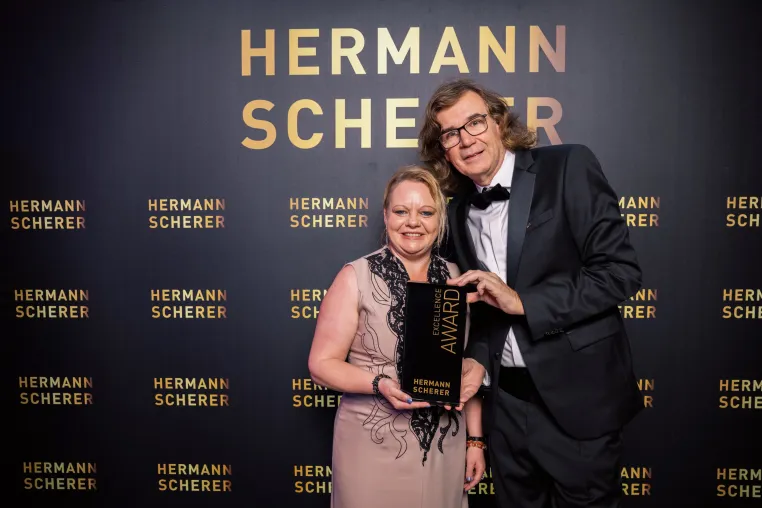 Niedernhausen feiert Yvonne Klein: Excellent Award für Lebensmut Bild: Niedernhausen feiert Yvonne Klein: Excellent Award für Lebensmut