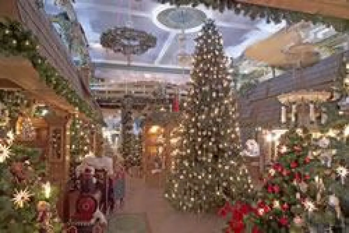 Eine virtuelle Tour durch das weihnachtliche Stracoland findet der Besucher im Internet unter