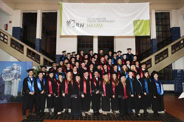 Bild: 9. Absolventenjahrgang der SRH Hochschule Hamm feierlich verabschiedet