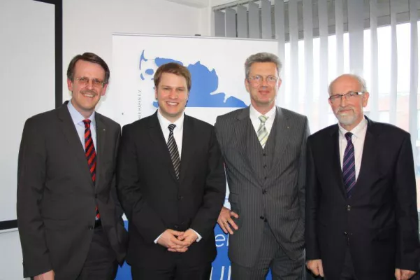 Wirtschaftsausschuss des Landtag Schleswig-Holsteins tagt mit dem Gesamtverband Schleswig-Holsteinischer Häfen Bild: Wirtschaftsausschuss des Landtag Schleswig-Holsteins tagt mit dem Gesamtverband Schleswig-Holsteinischer Häfen