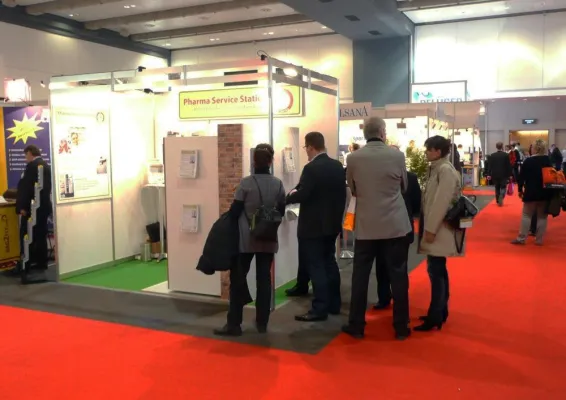 Neues Abholer-Konzept "PSS Pharma-Service-Station" erstmals auf der Interpharm 2011 in Hamburg vorgestellt Bild: Neues Abholer-Konzept "PSS Pharma-Service-Station" erstmals auf der Interpharm 2011 in Hamburg vorgestellt