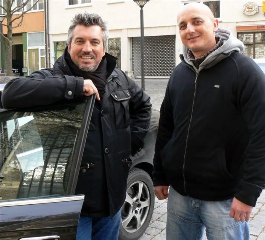 Barny Sancakli und Marc Roos (re.) von der Ulmer Firma SHS Sicherheit & Service
