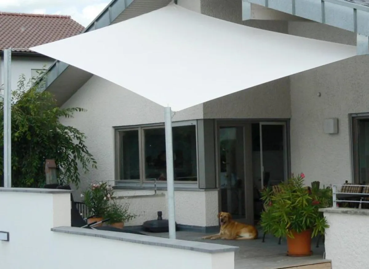 Sonnenschutz für Mensch und Haustier - Sonnensegel
