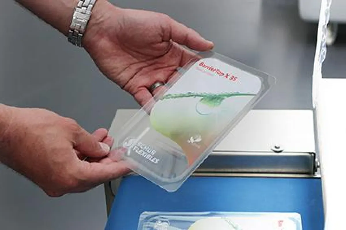 Von der Druckvorstufe über die eigene Zylinder- und Cliché-Herstellung bis zum hochwertigen Druckver