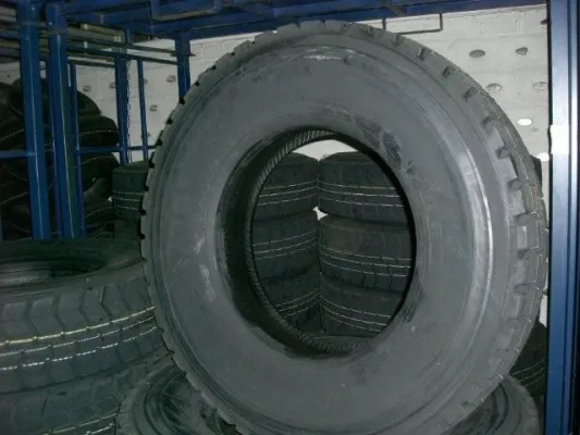 Bild: Delticom: Auch Brummis brauchen Winterschlappen