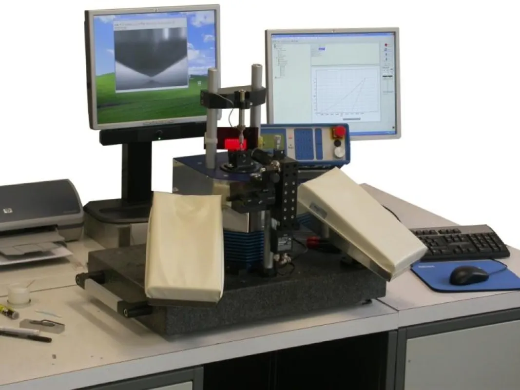 Die Mikroprüfmaschine inspekt micro LC 100N