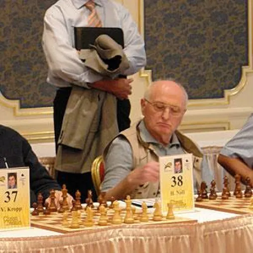 Bild: Chess Classic Mainz: Noll senior verliert nach 4 Stunden im Simultan gegen den Weltranglistenvierten Ivanchuk